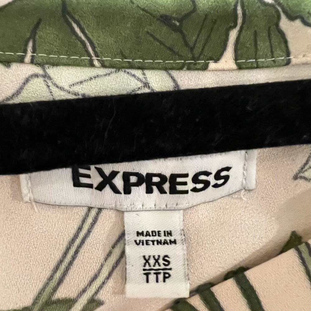 Express Floral Print Dress - Picture 3 of 3
